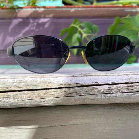Accessories - Vintage 90’s Genny sunglasses w leather case